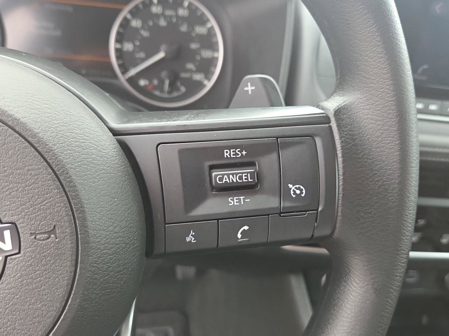 Used 2023 Nissan Rogue S AWD/4WD image 26
