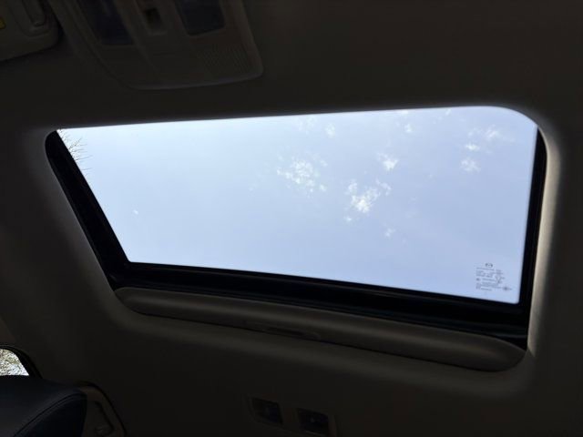 Used 2022 MAZDA CX-9 Touring w/ Touring Premium Package image 32