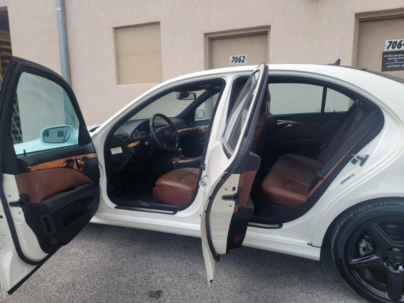 Used 2009 Mercedes-Benz E 550 Sedan image 16