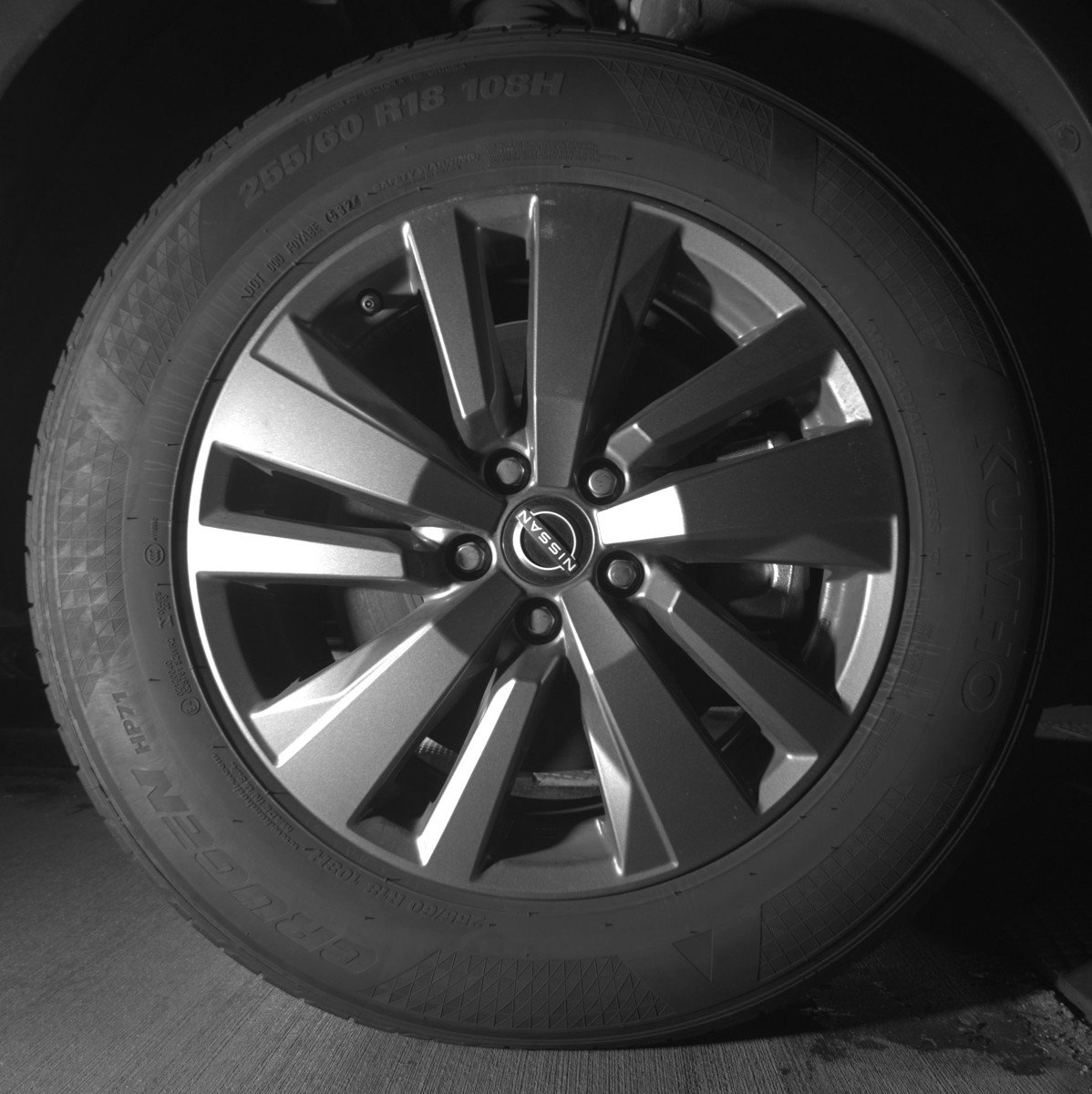Used 2025 Nissan Pathfinder SV FWD image 13