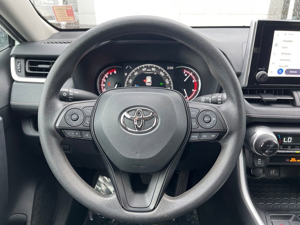 Used 2025 Toyota RAV4 XLE image 17