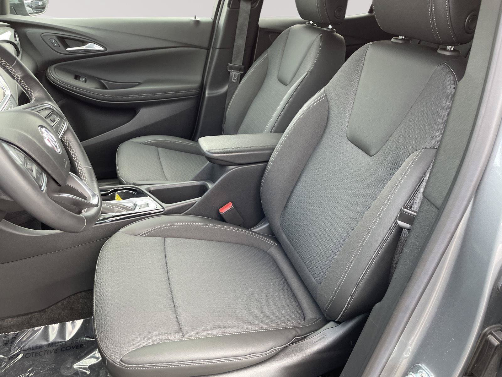 Used 2023 Buick Encore GX Select w/ Sport Touring Package AWD/4WD image 3