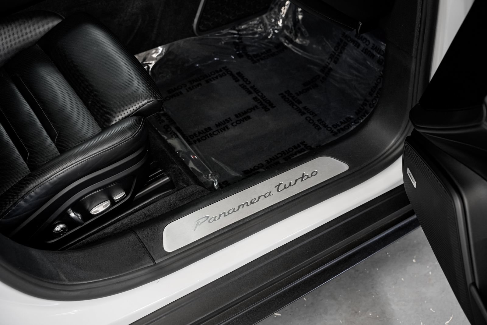 Used 2018 Porsche Panamera Turbo Sport Turismo AWD/4WD image 25
