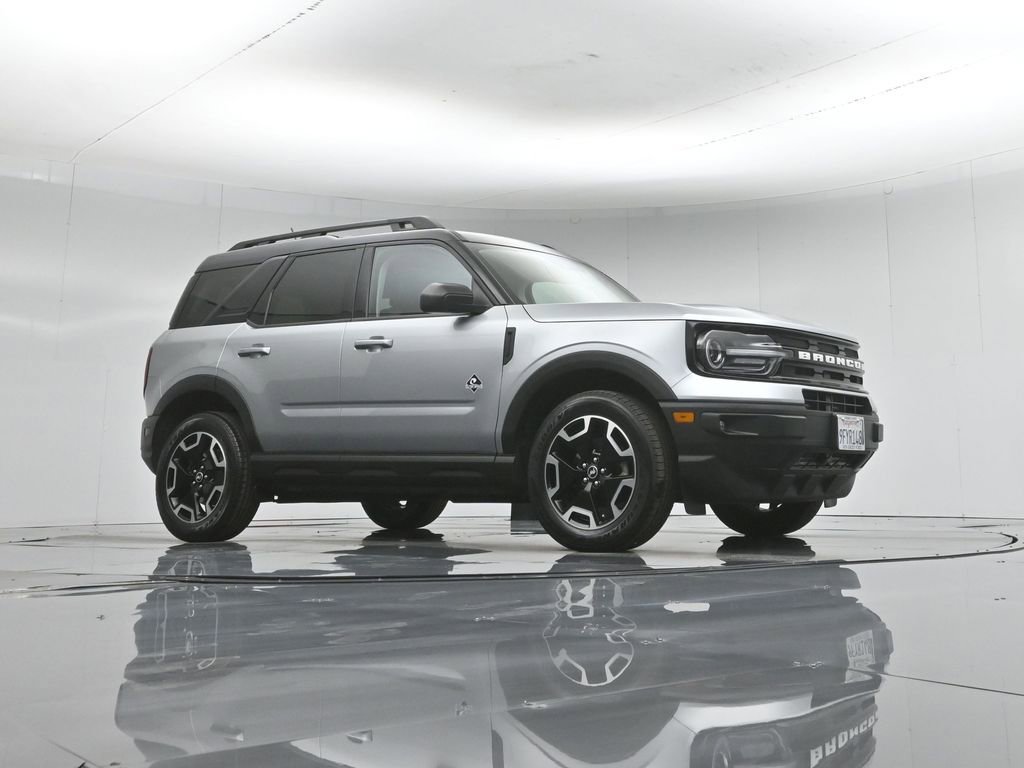 Certified 2022 Ford Bronco Sport Outer Banks w/ Tech Package AWD/4WD image 4