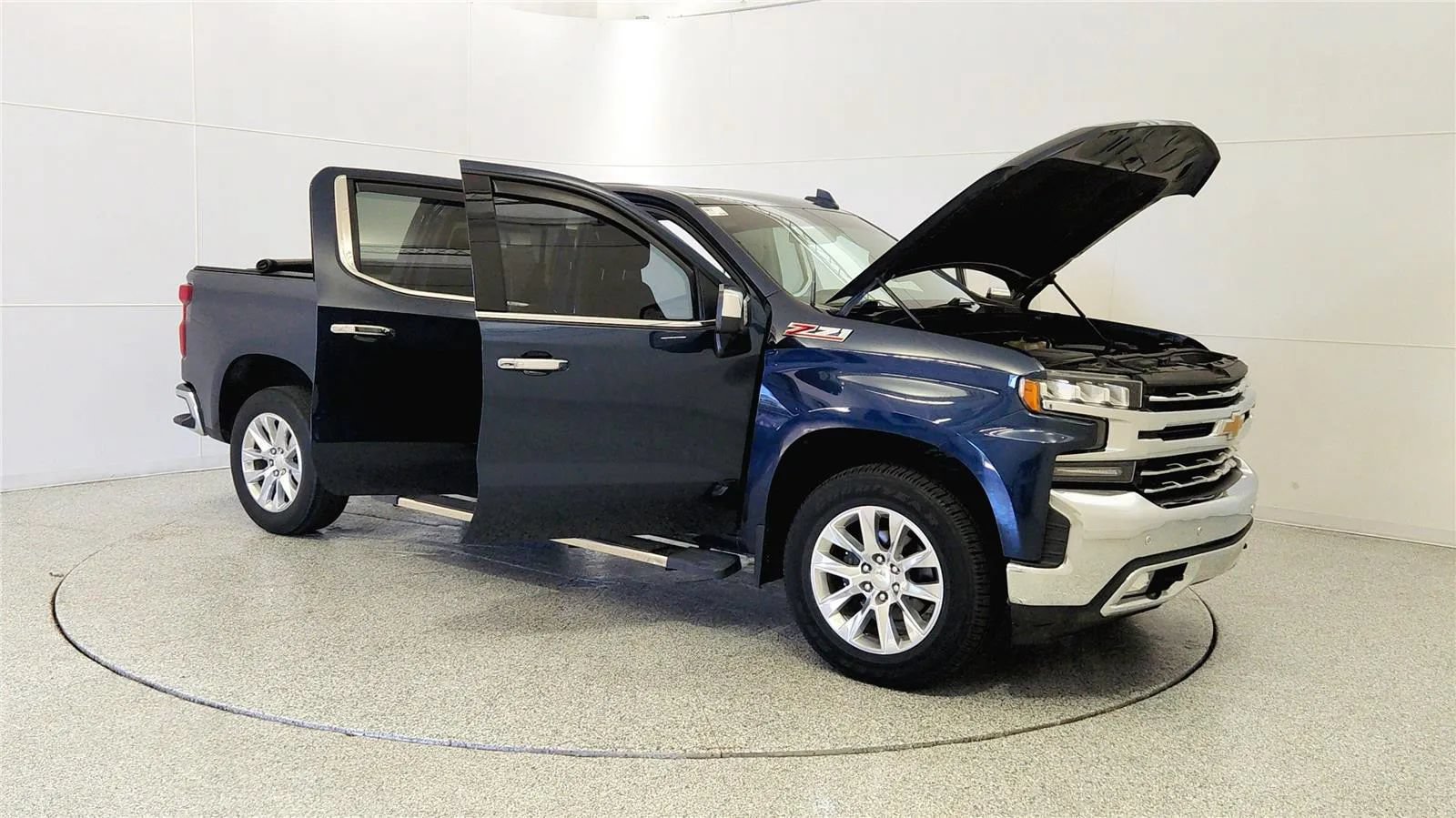 Used 2019 Chevrolet Silverado 1500 LTZ AWD/4WD image 9