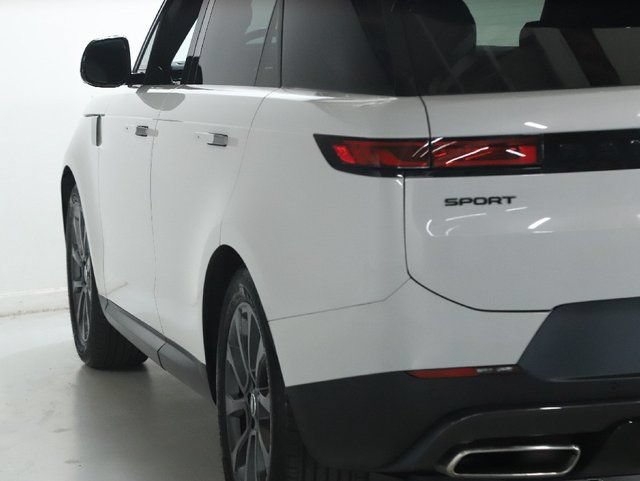 Certified 2024 Land Rover Range Rover Sport SE AWD/4WD image 6
