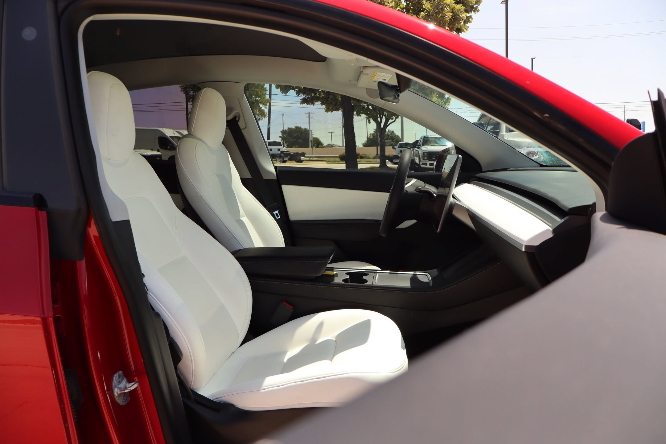 Used 2021 Tesla Model Y Long Range AWD/4WD image 27