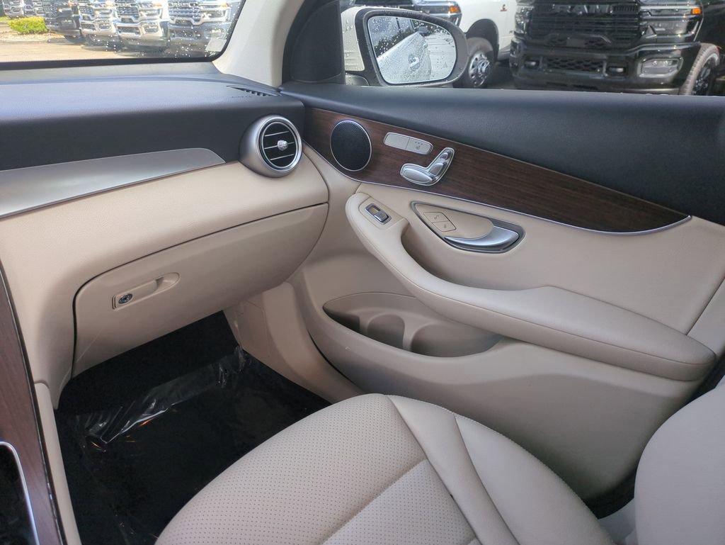 Used 2022 Mercedes-Benz GLC 300 4MATIC image 19