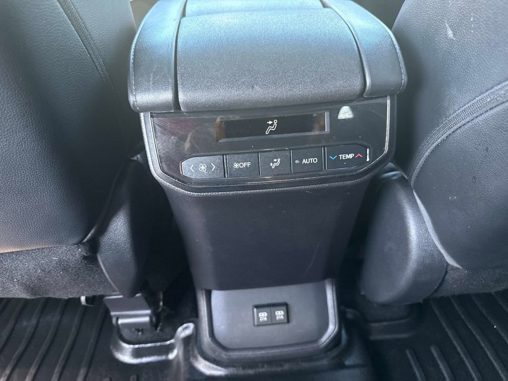 Used 2021 Toyota Highlander XSE image 14