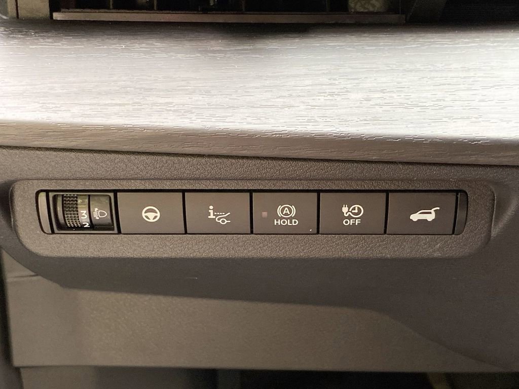 Used 2023 Nissan Ariya EVOLVE+ image 32