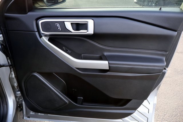 Certified 2022 Ford Explorer XLT w/ Equipment Group 202A image 19