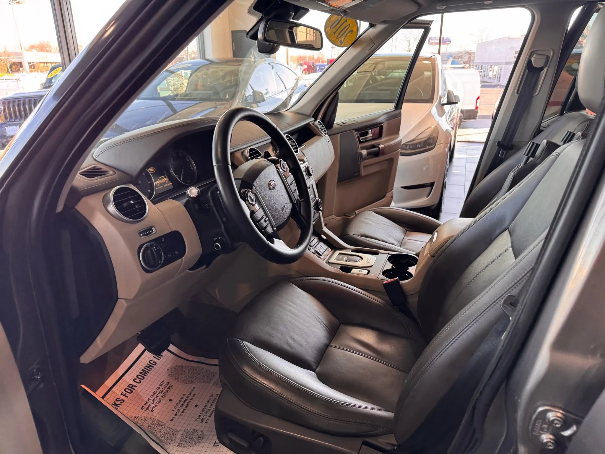 Used 2016 Land Rover LR4 HSE LUX image 9