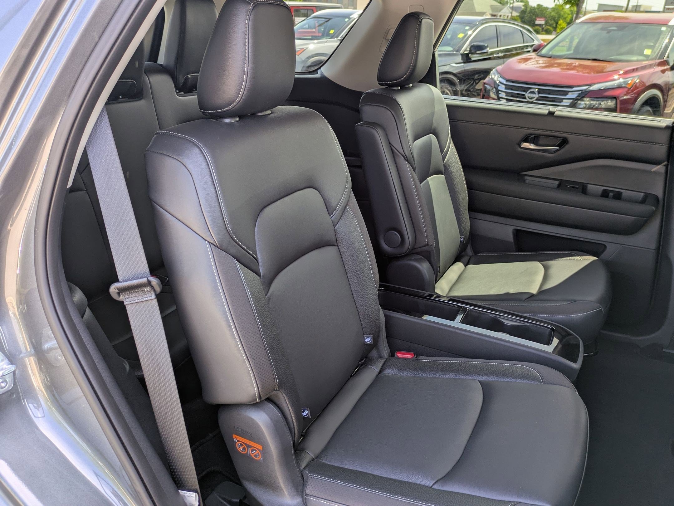 Used 2023 Nissan Pathfinder SL w/ SL Premium Package AWD/4WD image 37