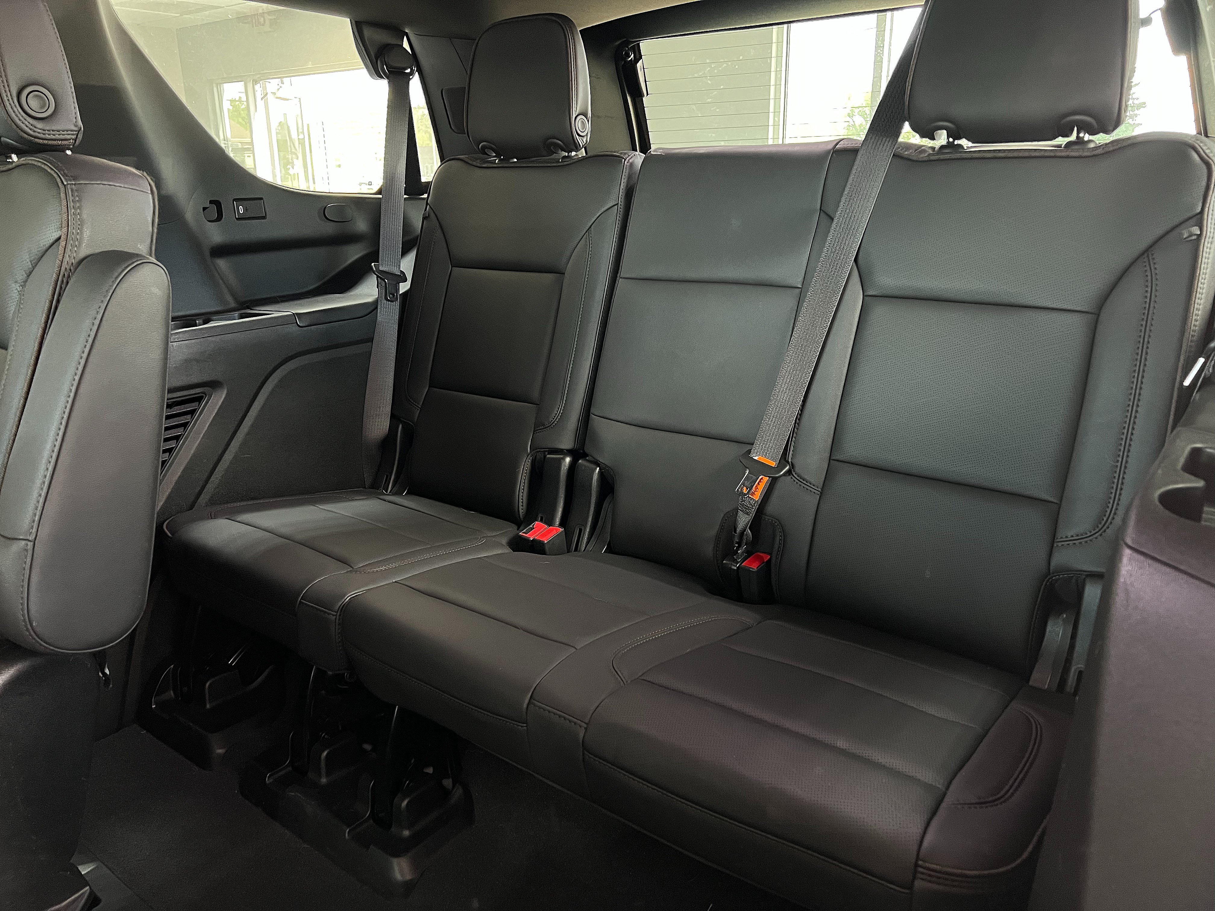 Used 2023 Chevrolet Tahoe High Country AWD/4WD image 23