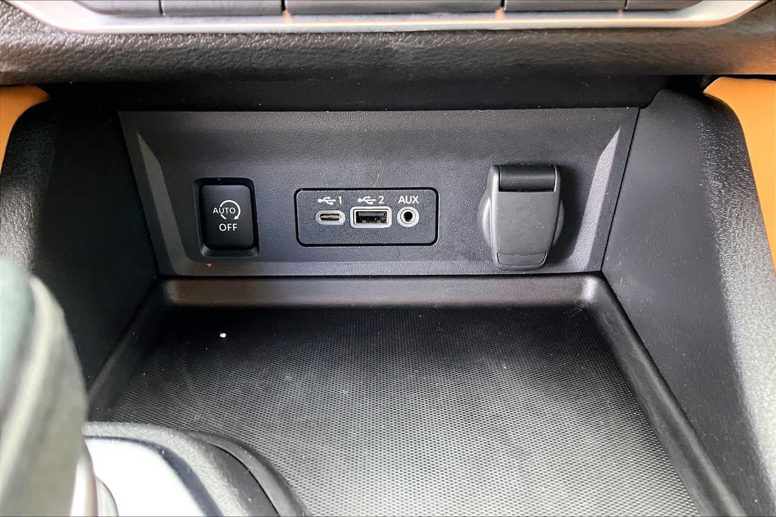 Certified 2024 Nissan Sentra SV w/ SV Premium Package FWD image 32