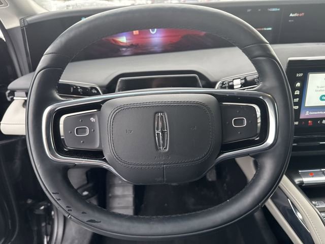 Used 2024 Lincoln Nautilus Premier image 13