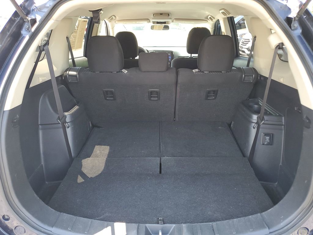 Used 2020 Mitsubishi Outlander ES image 13