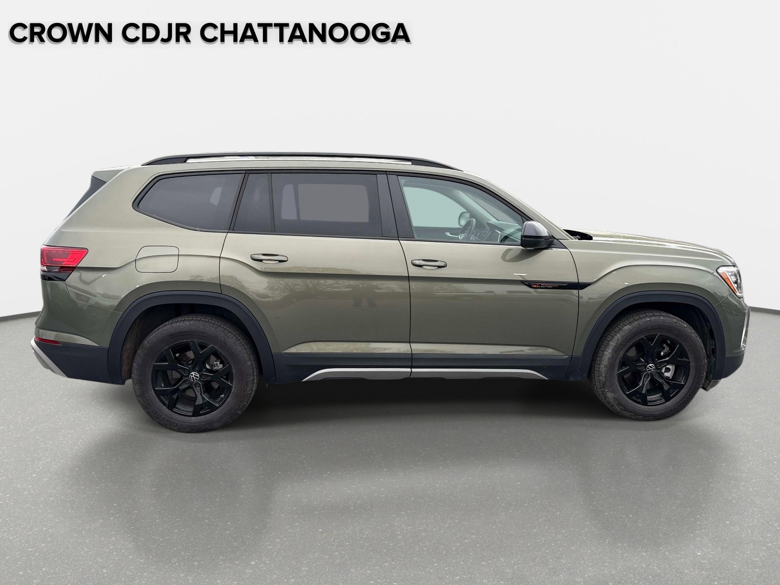 Used 2025 Volkswagen Atlas Peak Edition SE image 7