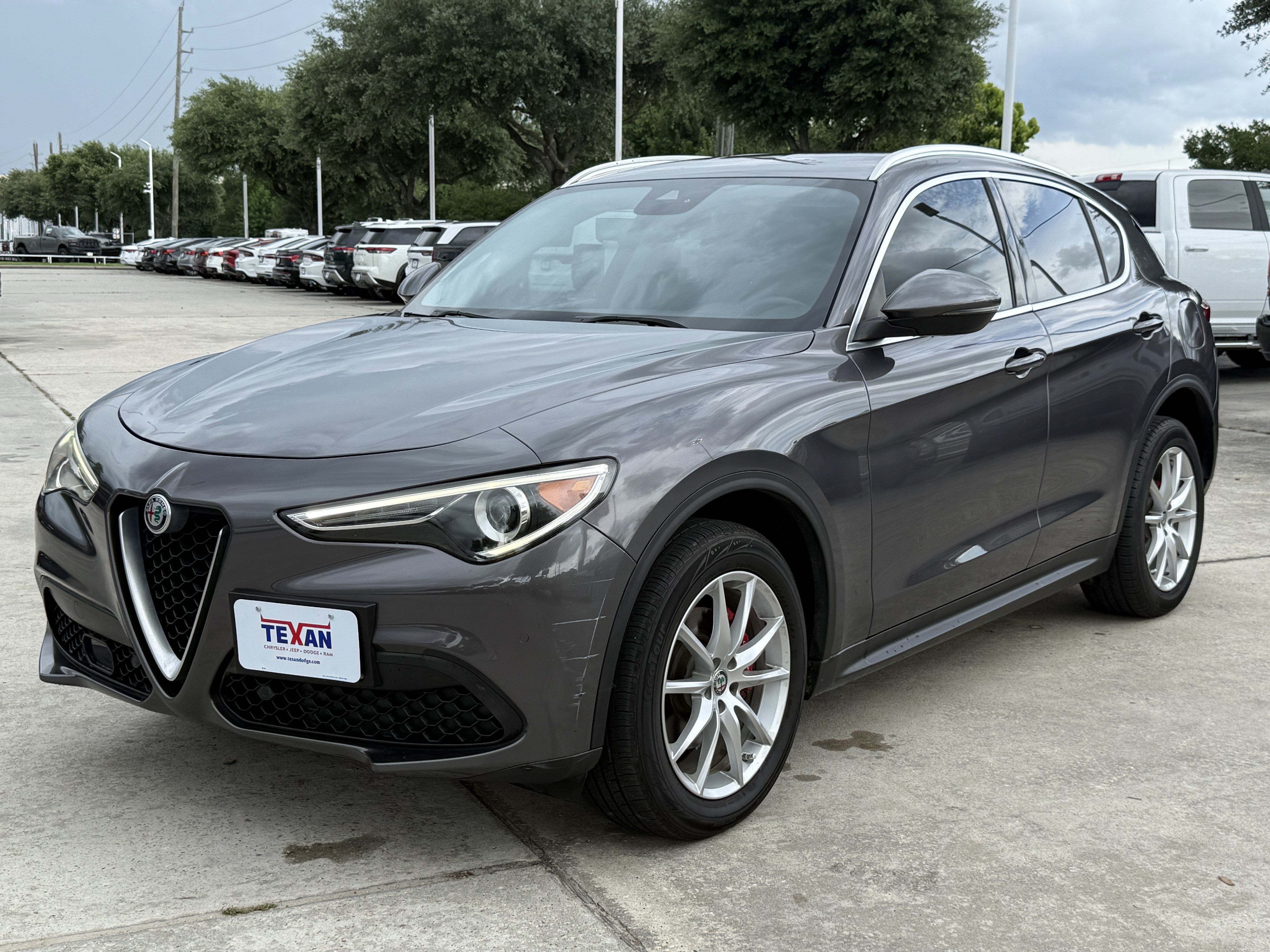 Used 2018 Alfa Romeo Stelvio Ti AWD/4WD image 9