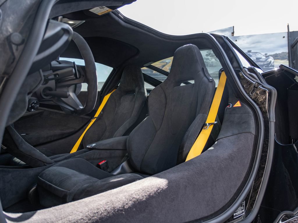 Used 2024 McLaren 750S image 30
