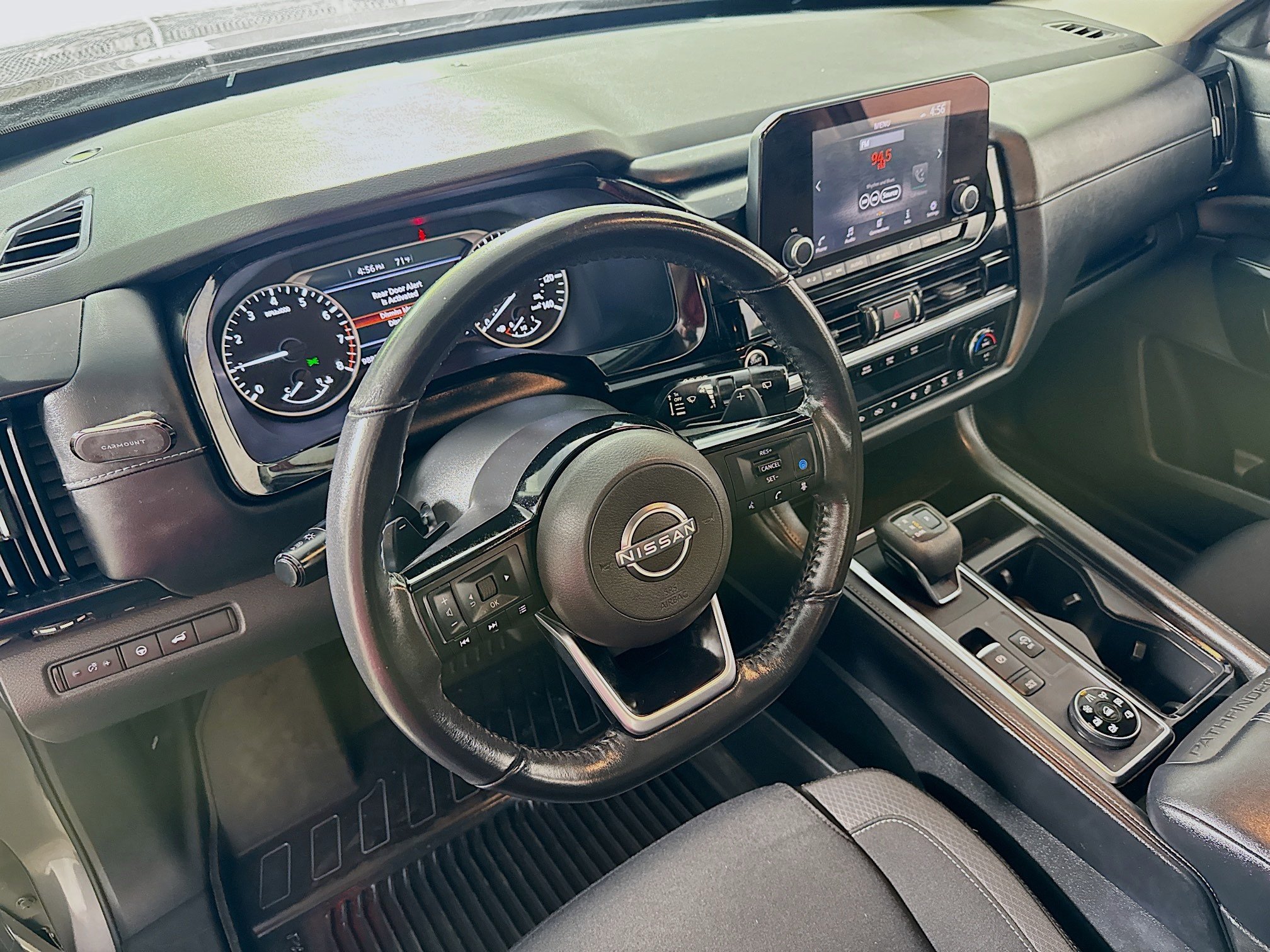 Used 2022 Nissan Pathfinder SV w/ SV Premium Package AWD/4WD image 24