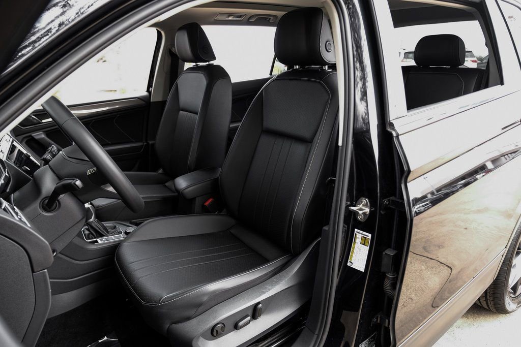 Used 2022 Volkswagen Tiguan SE image 8