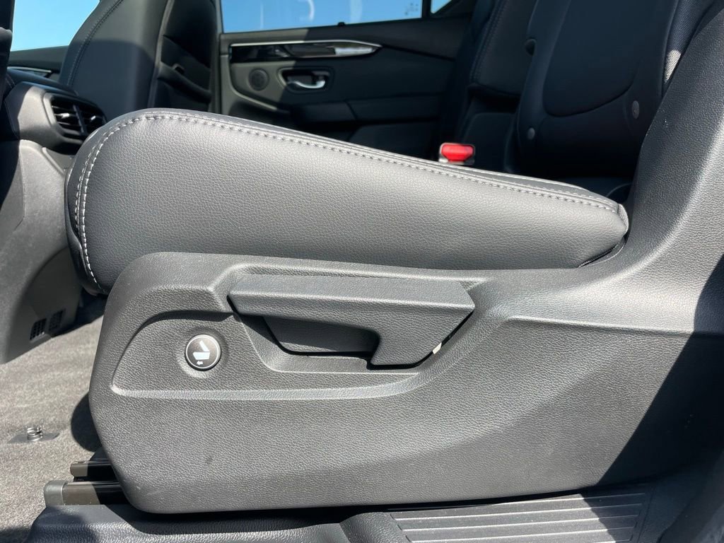 Certified 2025 Honda Pilot Touring image 36