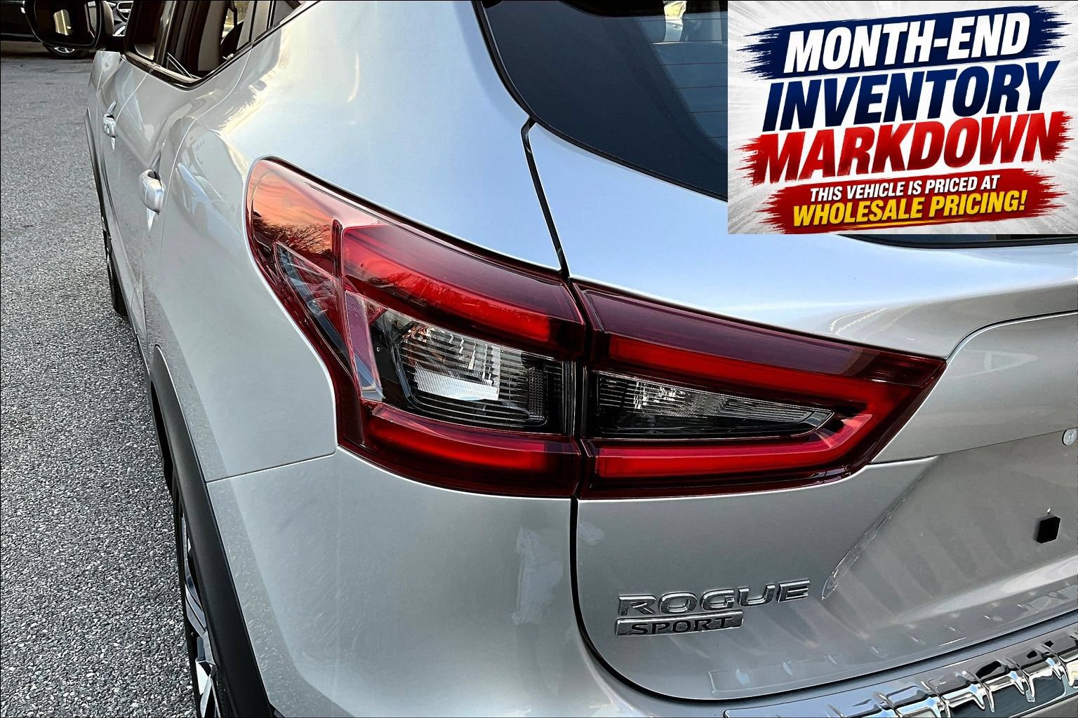 Used 2022 Nissan Rogue Sport SL AWD/4WD image 26