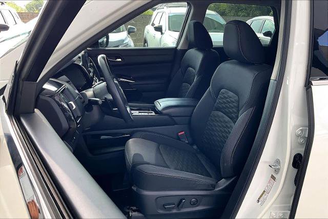 Certified 2022 Nissan Pathfinder SV FWD image 8