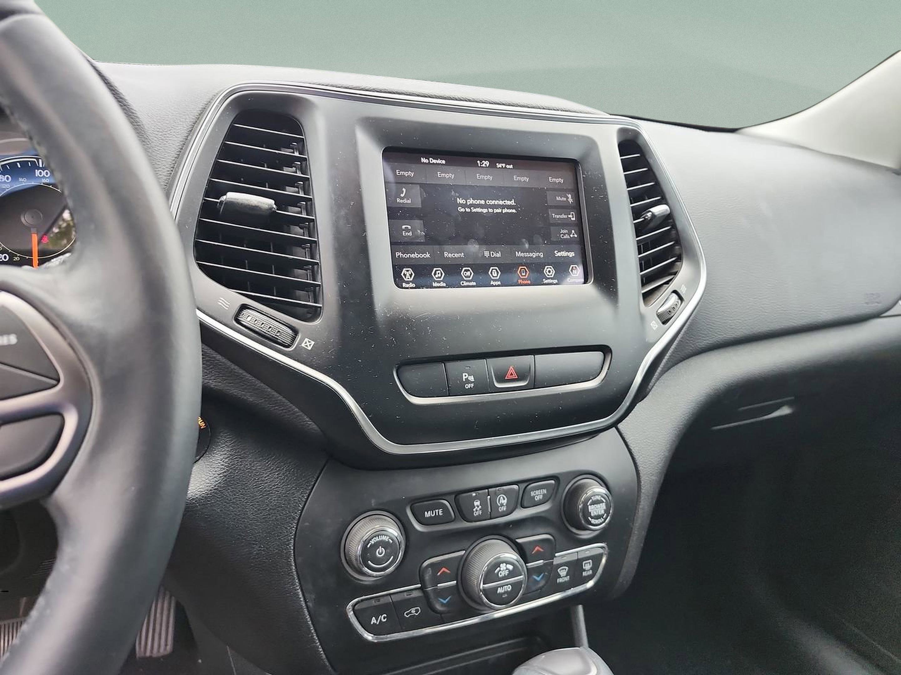 Used 2020 Jeep Cherokee Latitude Plus w/ Comfort/Convenience Group image 12