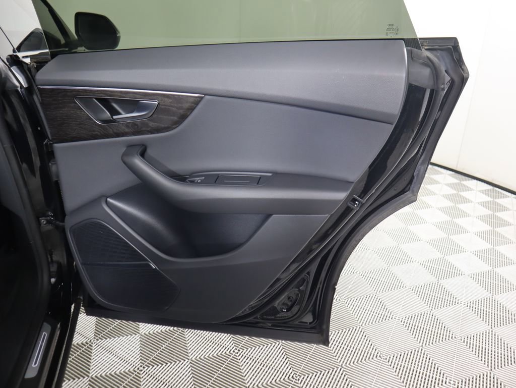 Certified 2022 Audi Q8 Premium Plus w/ Premium Plus Package image 28