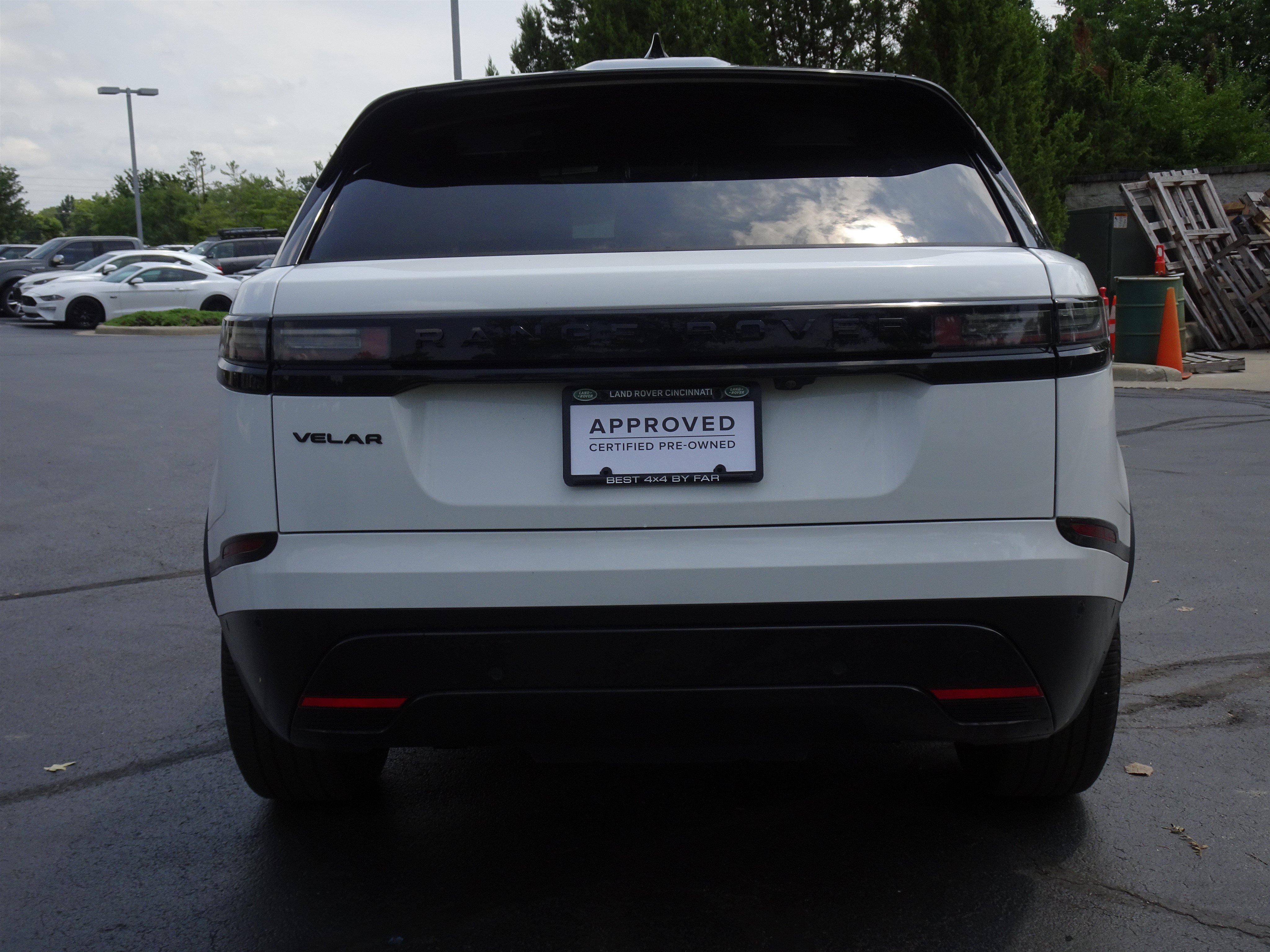 Certified 2026 Land Rover Range Rover Velar Dynamic SE AWD/4WD image 8