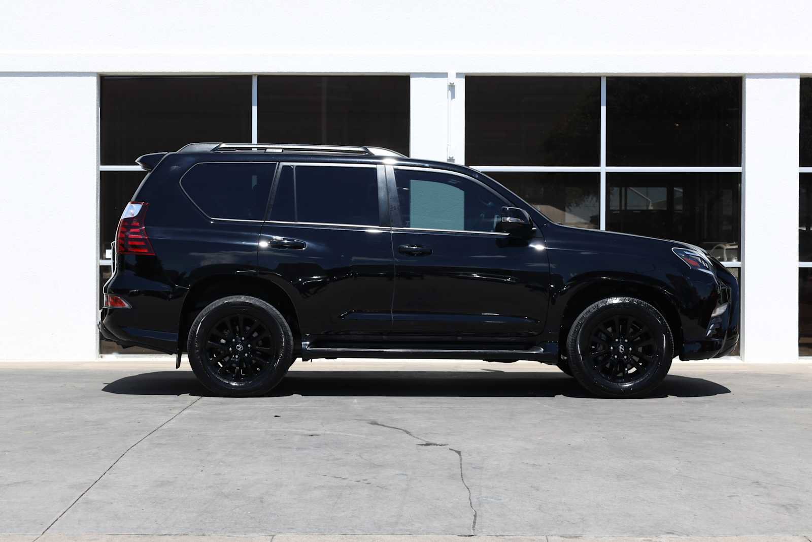Used 2022 Lexus GX 460 w/ Black Line Special Edition AWD/4WD image 8