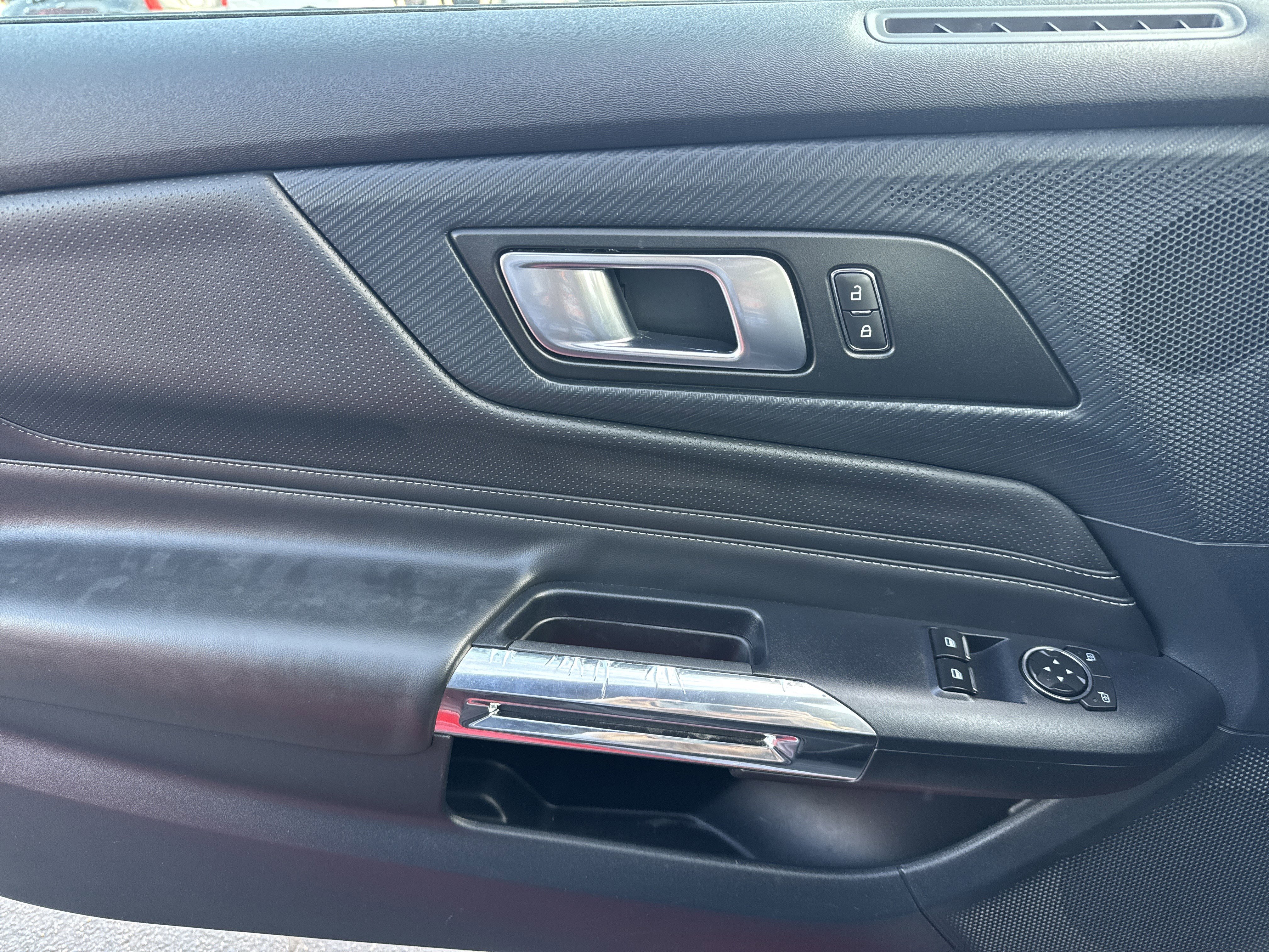 Used 2024 Ford Mustang Premium image 14