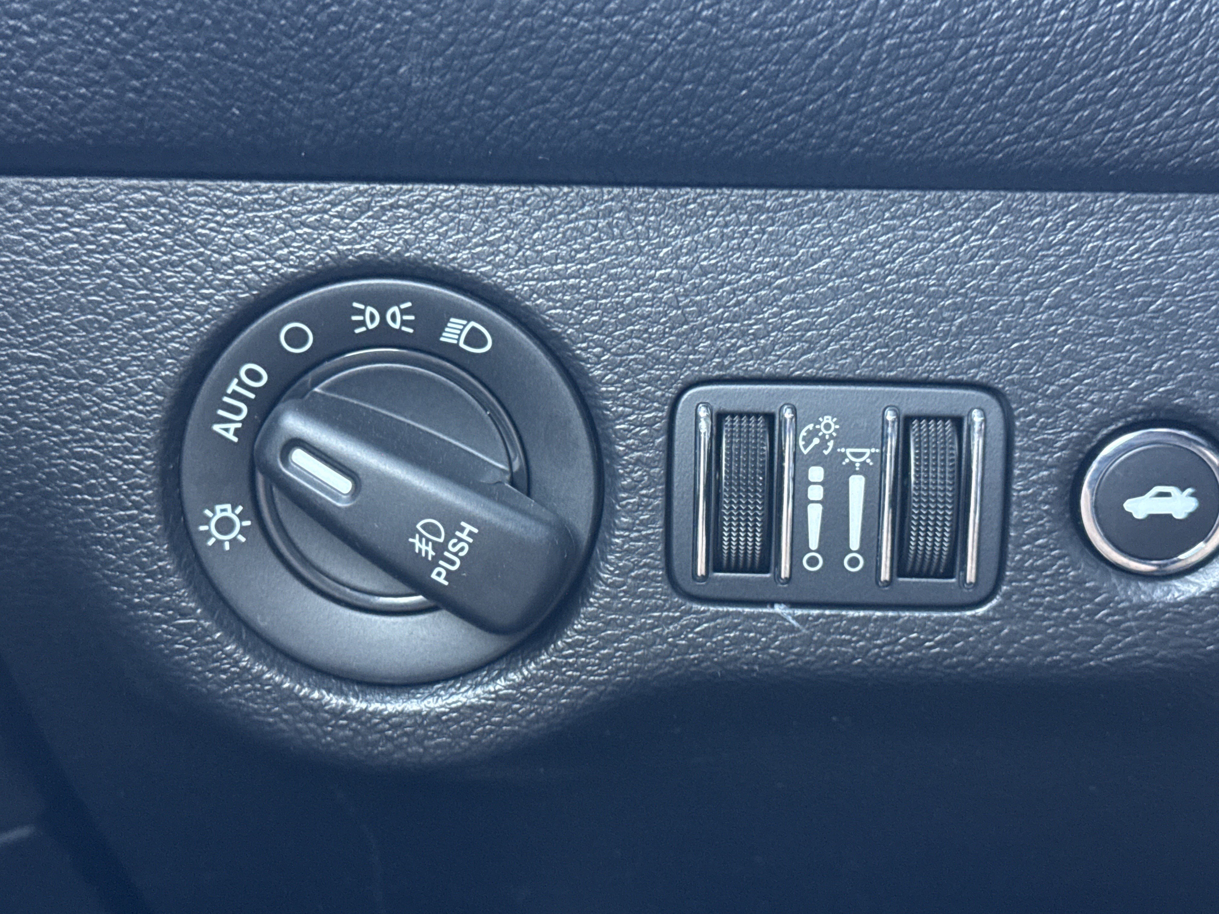 Used 2023 Dodge Challenger SXT w/ Blacktop Package image 14