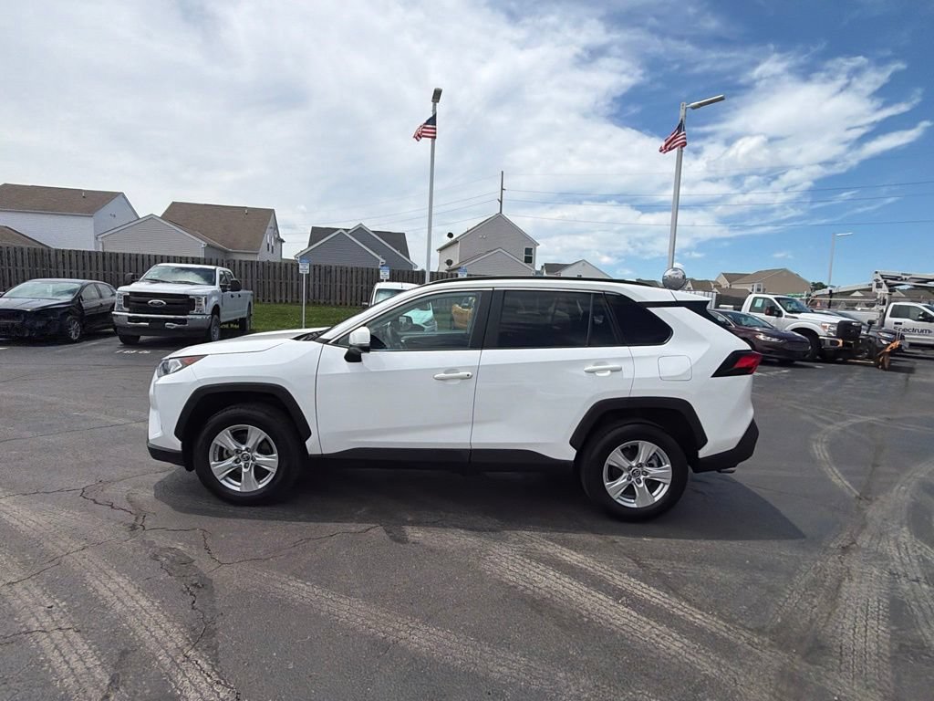 Used 2019 Toyota RAV4 XLE w/ Convenience Package AWD/4WD image 4