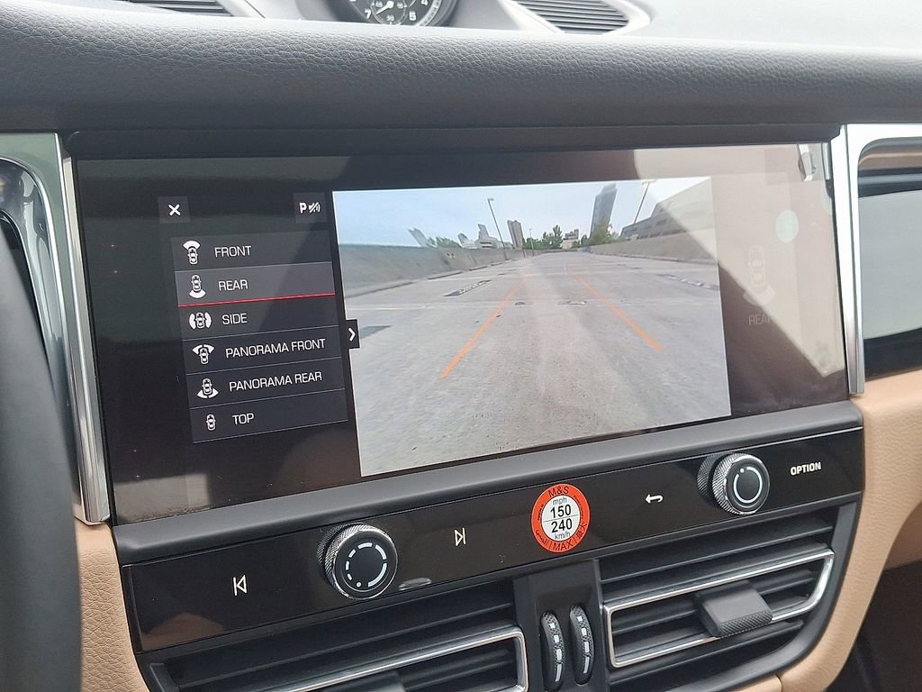 Certified 2025 Porsche Macan image 20