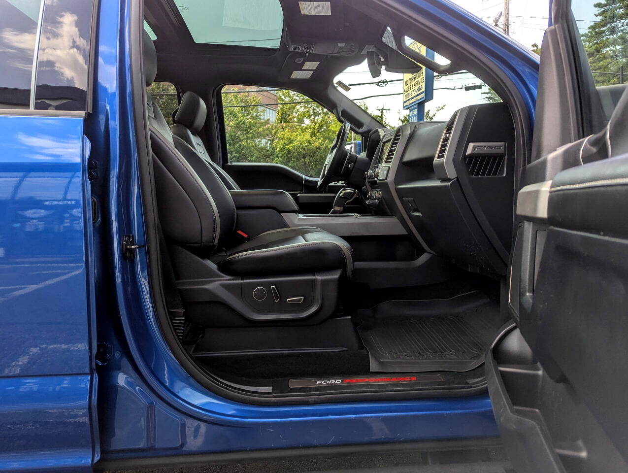 Used 2018 Ford F150 Raptor w/ Equipment Group 802A Luxury image 49