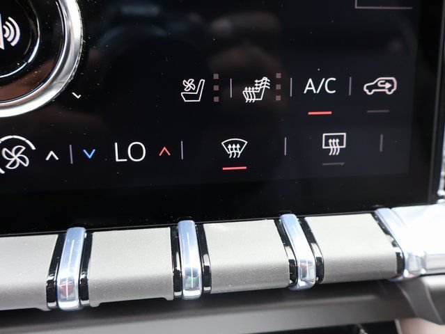 New 2026 GMC Yukon XL Denali w/ Denali Reserve Package AWD/4WD image 32