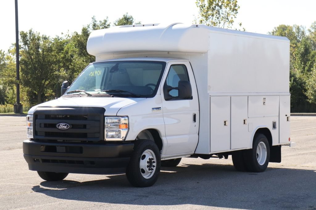 New 2026 Ford E-350 and Econoline 350 Super Duty w/ Power Equipment Group RWD image 3