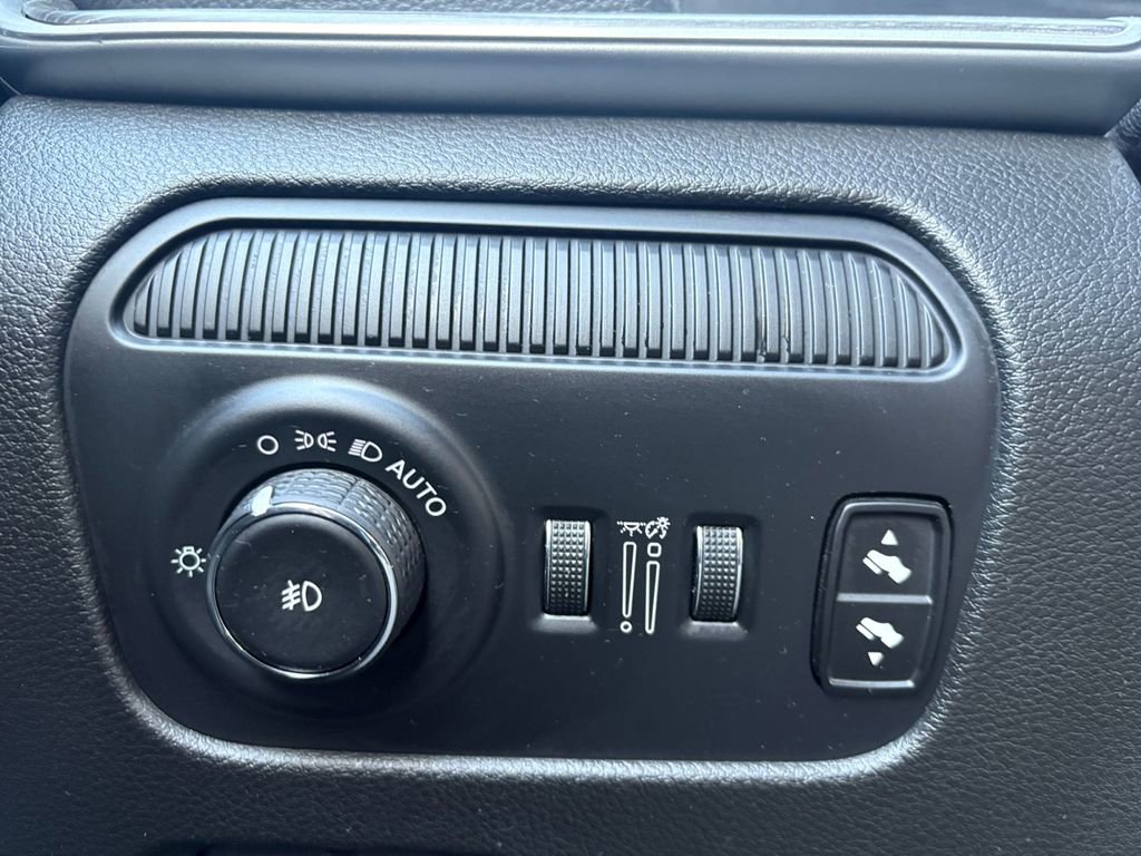 Used 2024 Jeep Wagoneer Series II AWD/4WD image 2