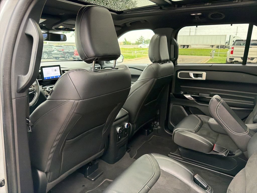Used 2022 Ford Explorer ST w/ ST Street Pack AWD/4WD image 16