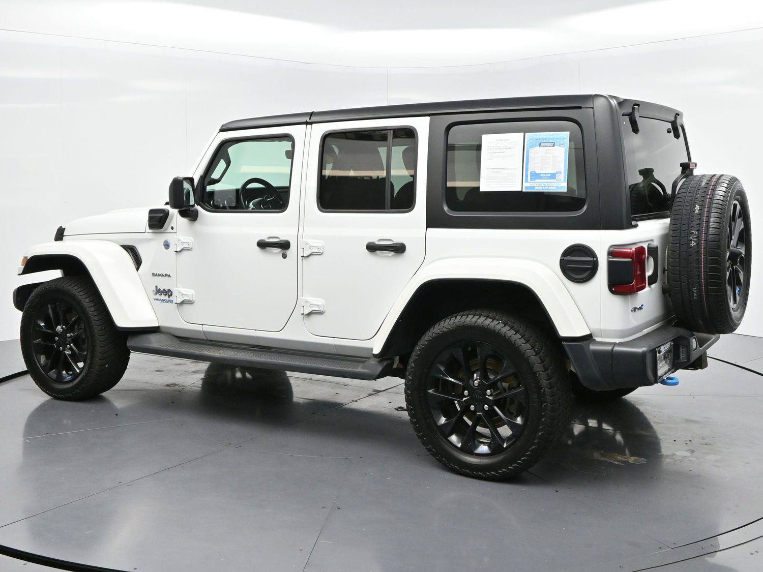 Used 2022 Jeep Wrangler Unlimited Sahara AWD/4WD image 5
