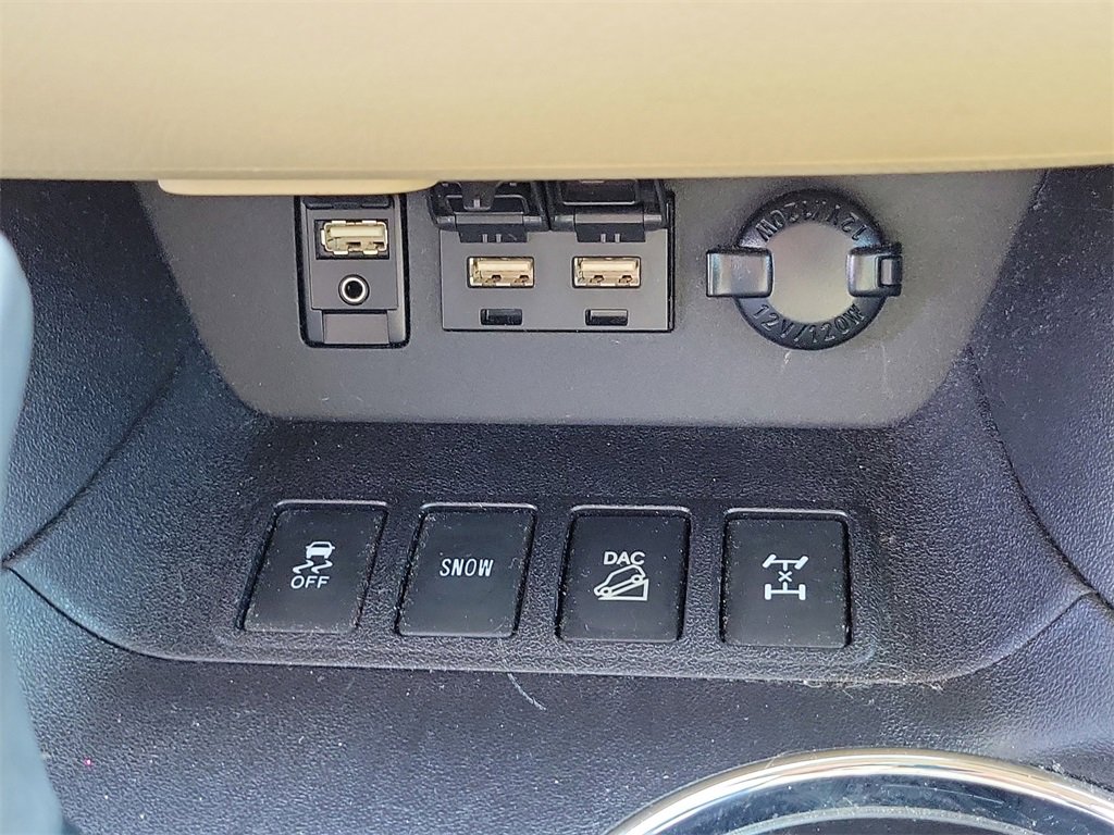 Used 2019 Toyota Highlander Limited Platinum image 32