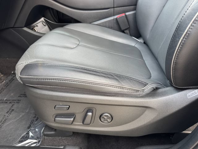 Used 2023 Hyundai Santa Fe Limited AWD/4WD image 15