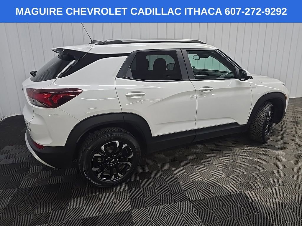 Used 2023 Chevrolet TrailBlazer LT w/ Convenience Package AWD/4WD image 3