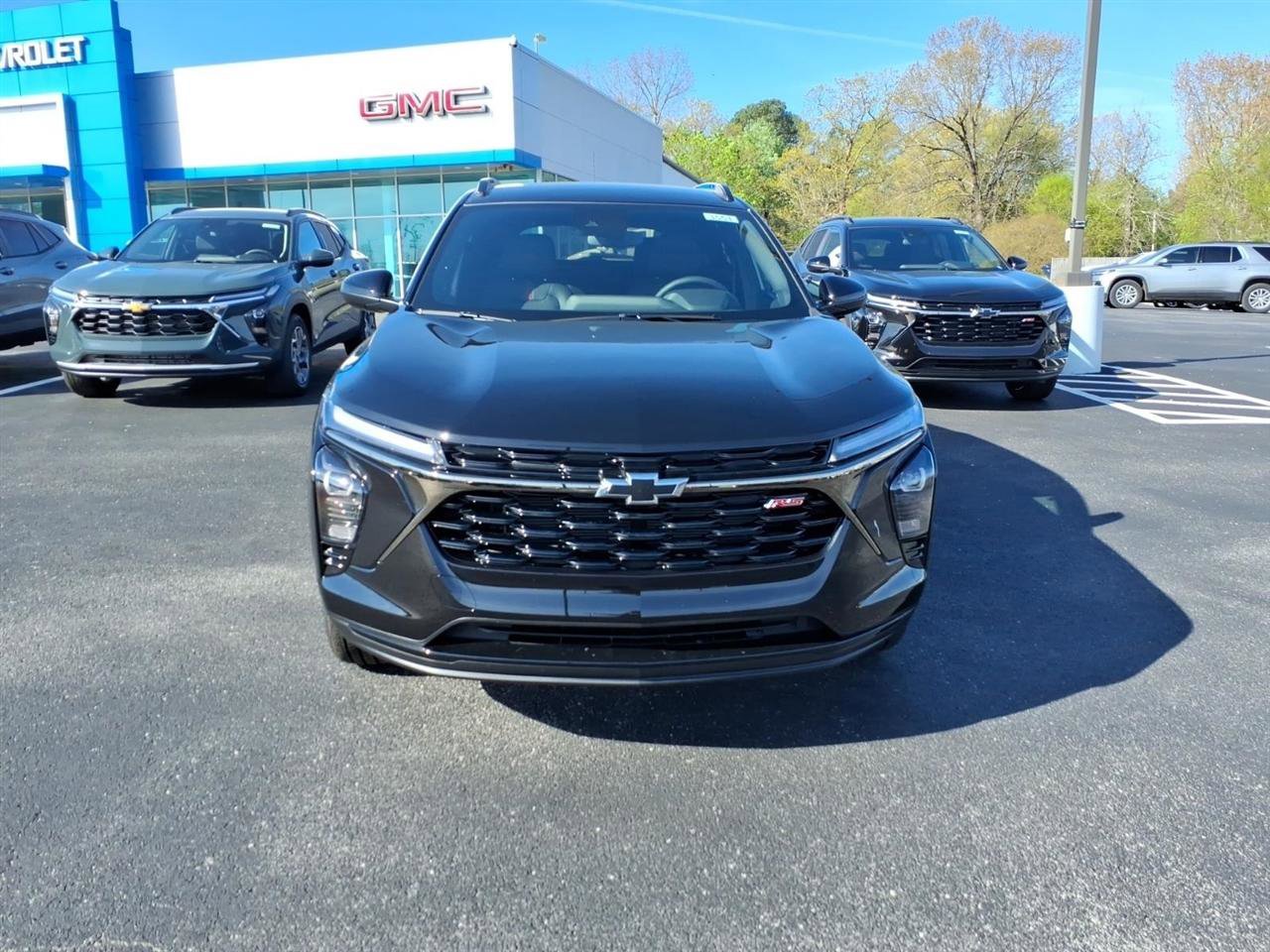 New 2026 Chevrolet Trax RS image 2