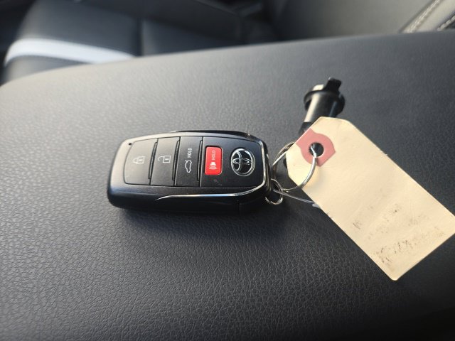 Used 2026 Toyota Camry SE FWD image 30