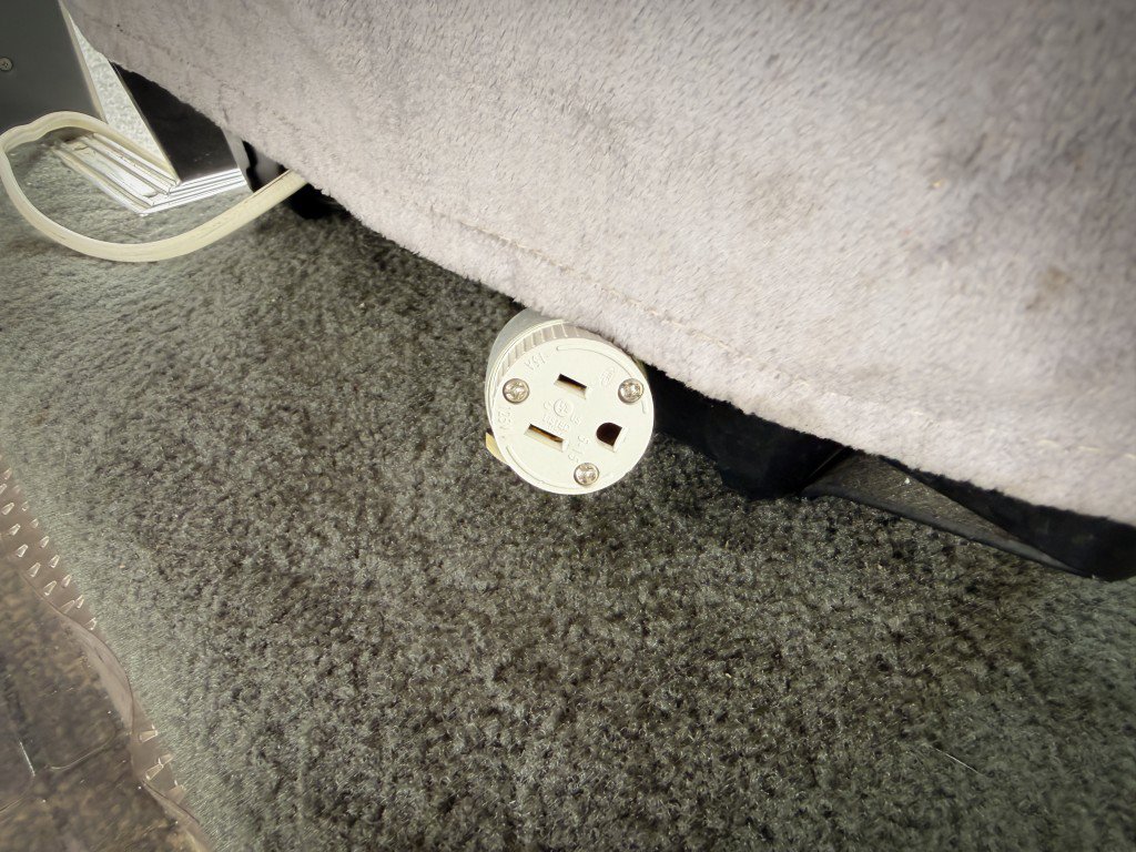 Used 1990 Ford E-150 and Econoline 150 RWD image 29