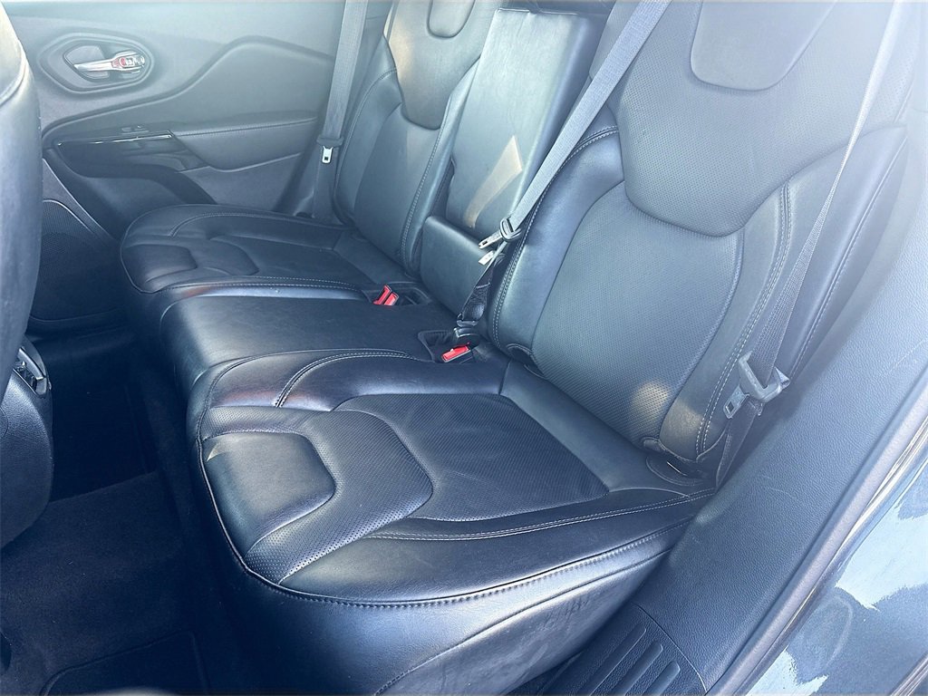 Used 2023 Jeep Cherokee Altitude Lux image 23